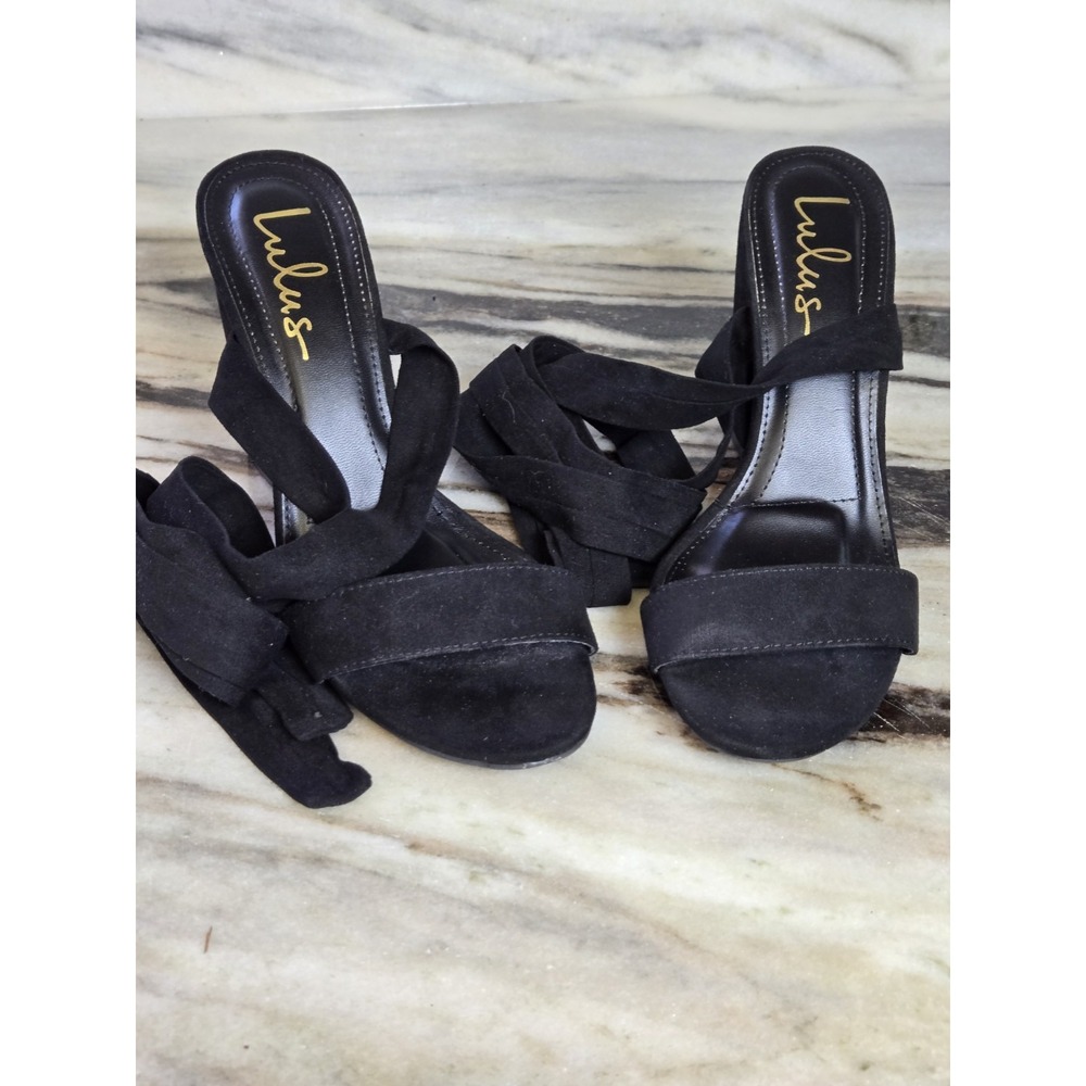 Lulu's Black Ankle Wrap Tie Sandals Suede Block Heel Classy Party Size 8.5 Black